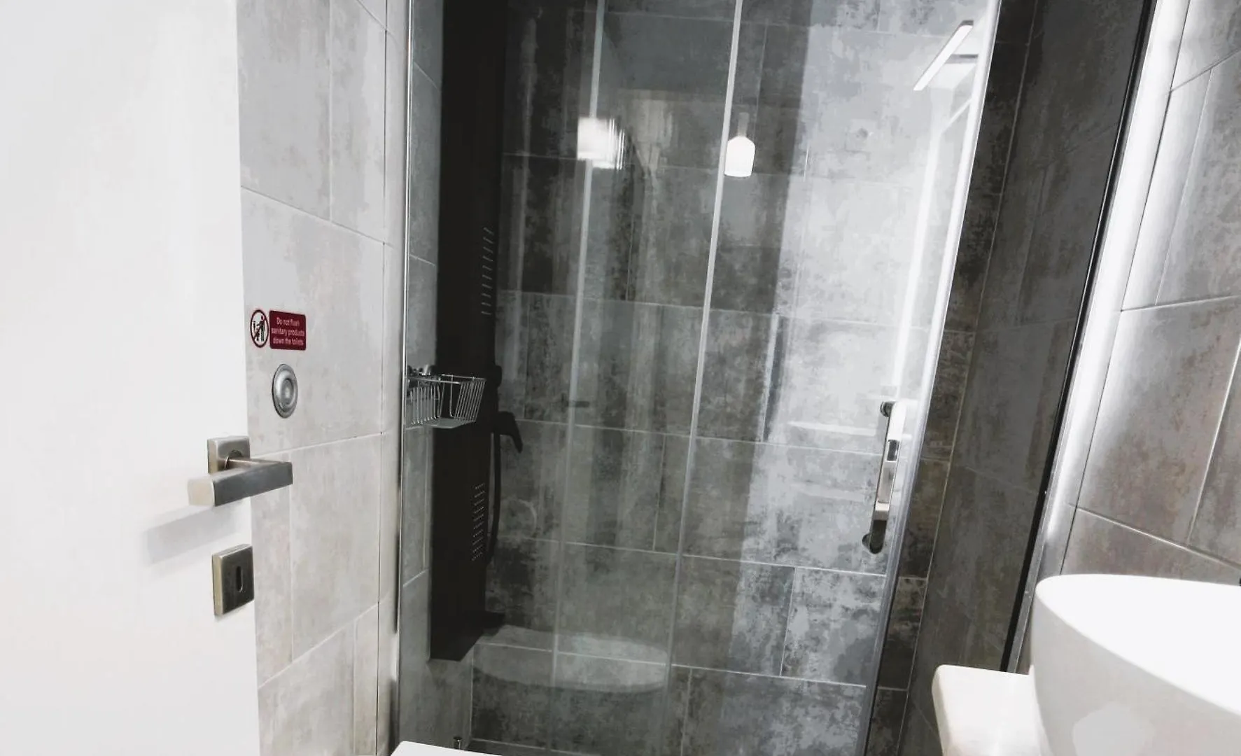 Yannis Apartments - Stylish Stay With High-Speed Wi-Fi Θεσσαλονίκη 0*,  Ελλάδα